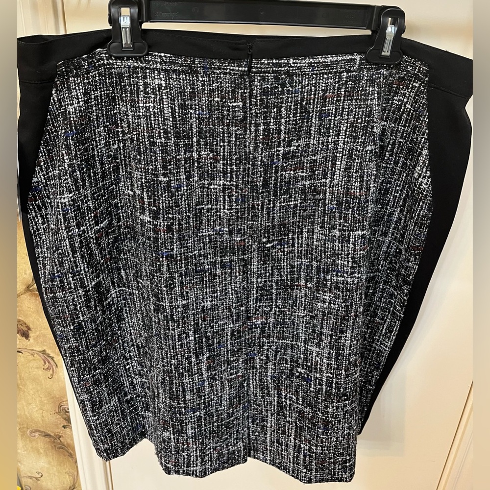 New with tags, beautiful nice tweed shirt with black on the sides. See photos - Picture 3 of 7